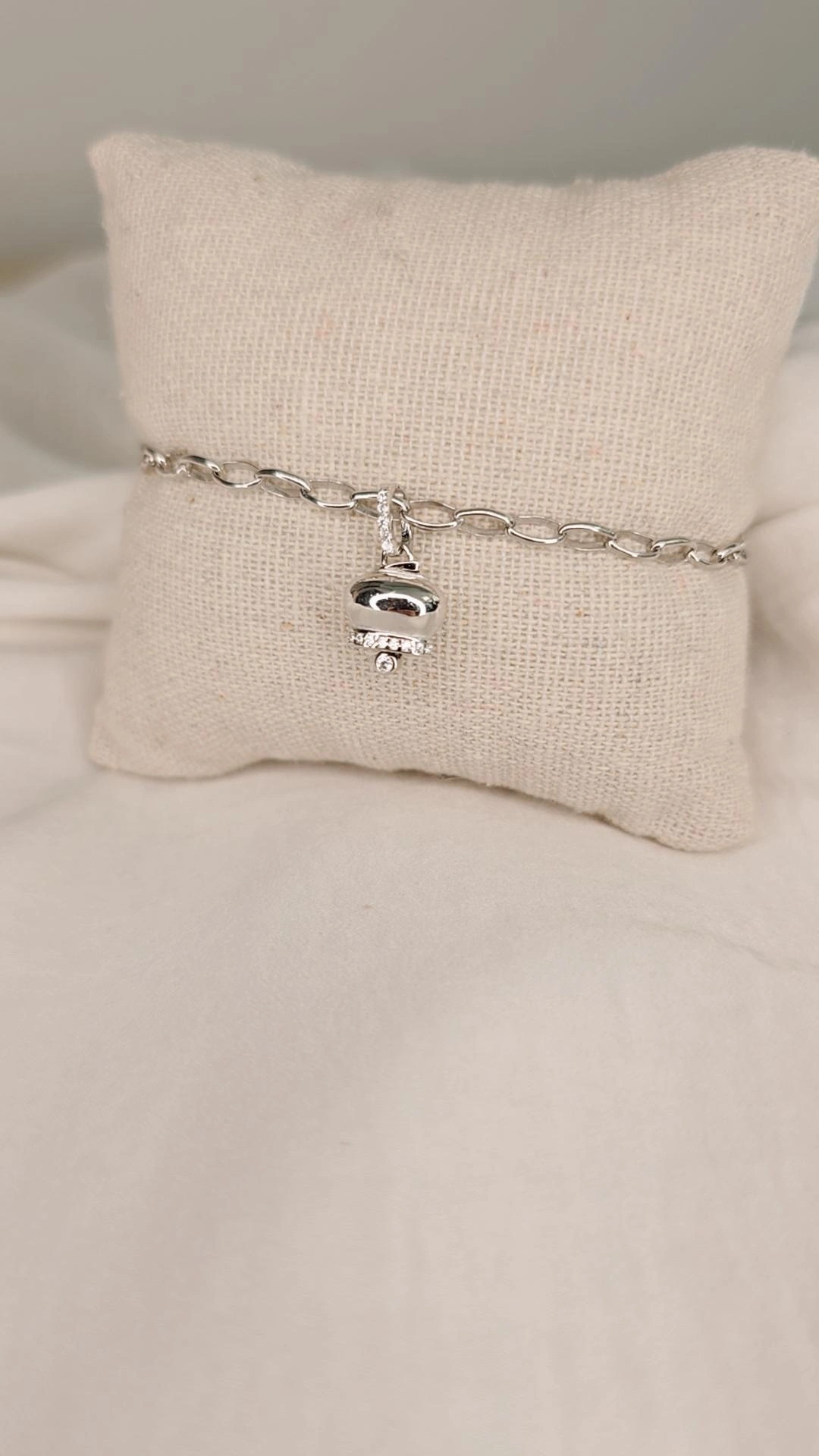 Bracciale con Catena Ovalina e Campanella in Argento 925